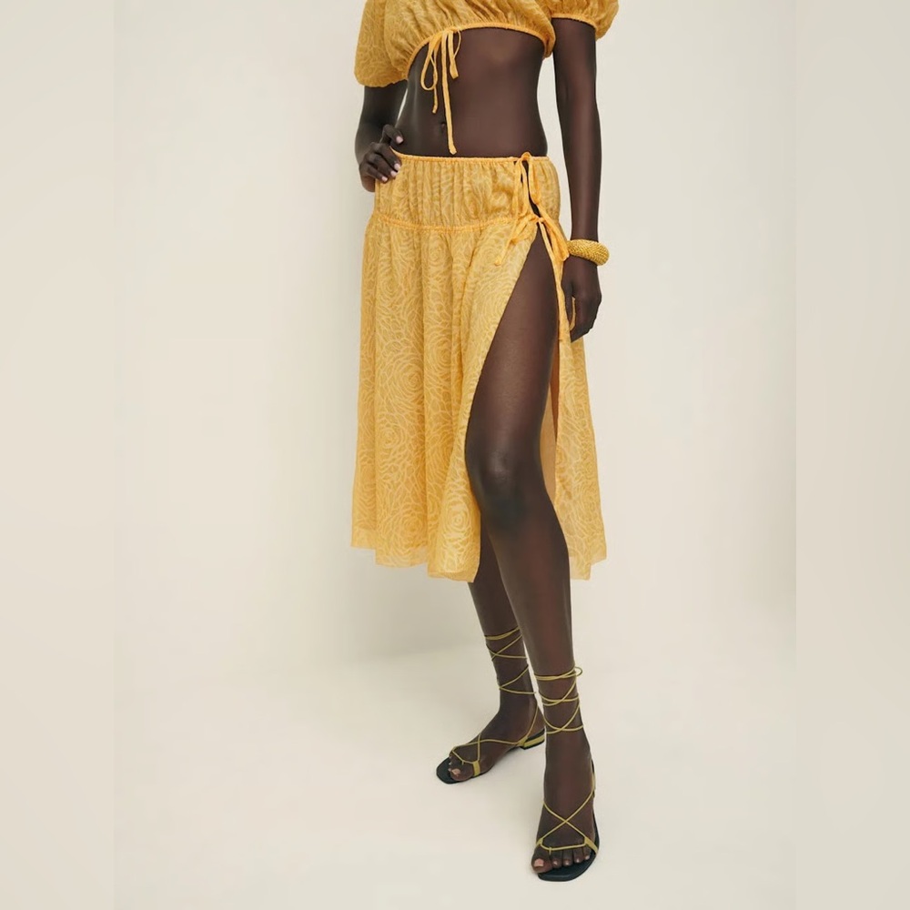 Reformation Valeria Puff Sleeve 2-Piece Set Crop Top + Skirt - Picture 4 of 9